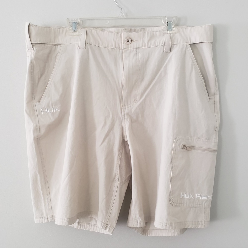 Huk Performance Fishing Cargo Shorts XXL Vented Lightweight Outdoor Hiking Beige